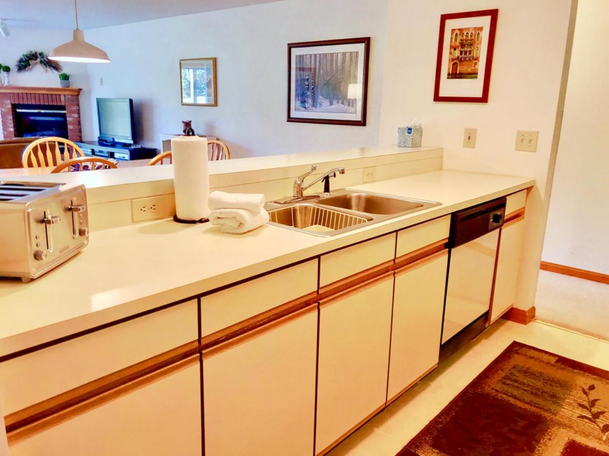 S1 Bretton Woods Resort condo with beautiful mountain views GREAT LOCATION - Housity