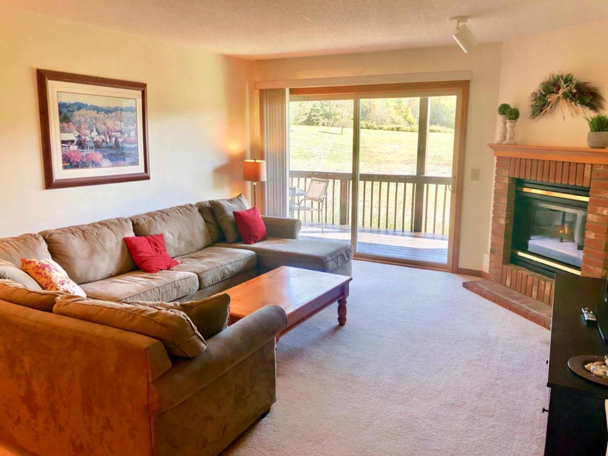 S1 Bretton Woods Resort condo with beautiful mountain views GREAT LOCATION - Housity