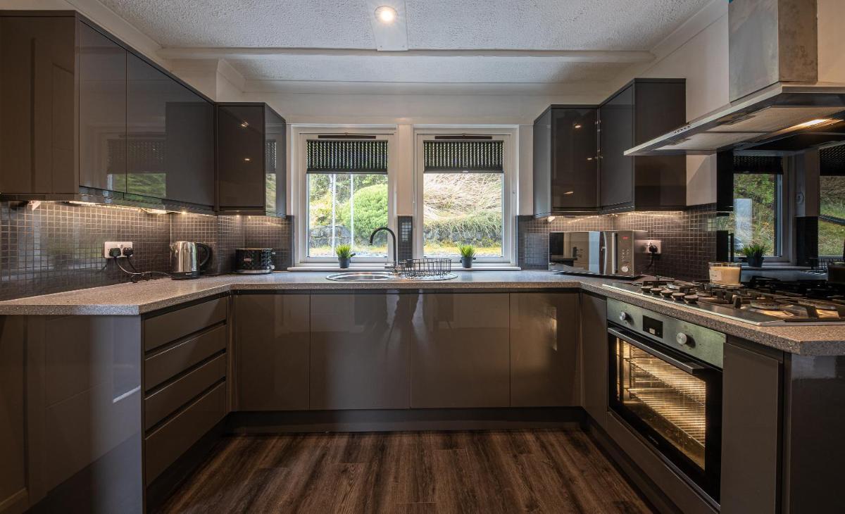 Modern 2 Bedroom House - Housity