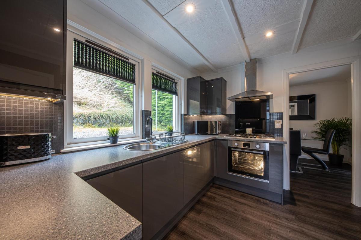 Modern 2 Bedroom House - Housity