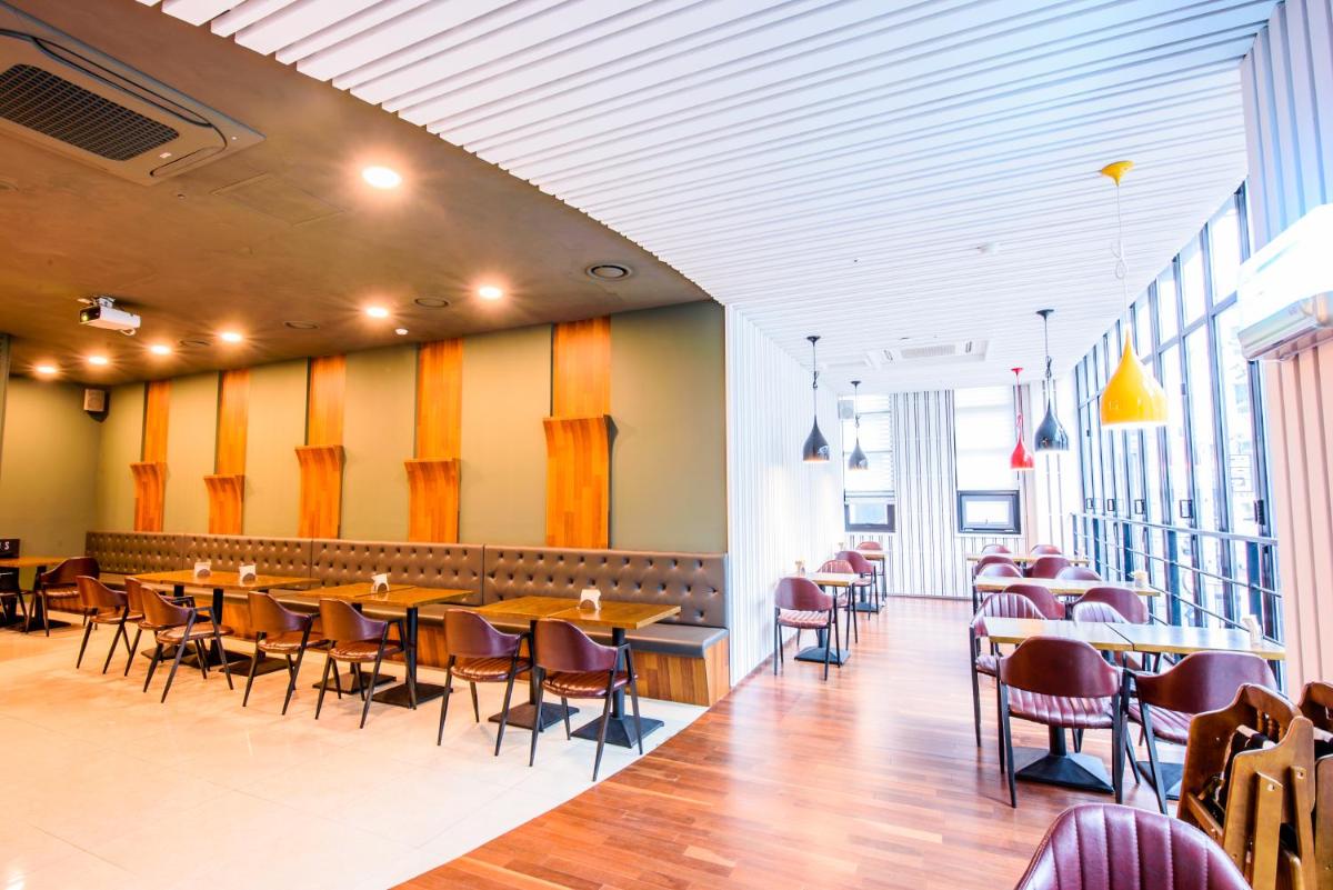 Hotel STAYON - Housity