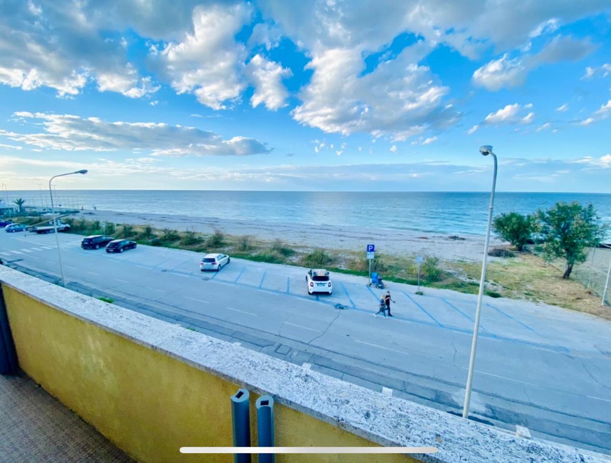 appartamento con terrazzo fronte mare - Housity