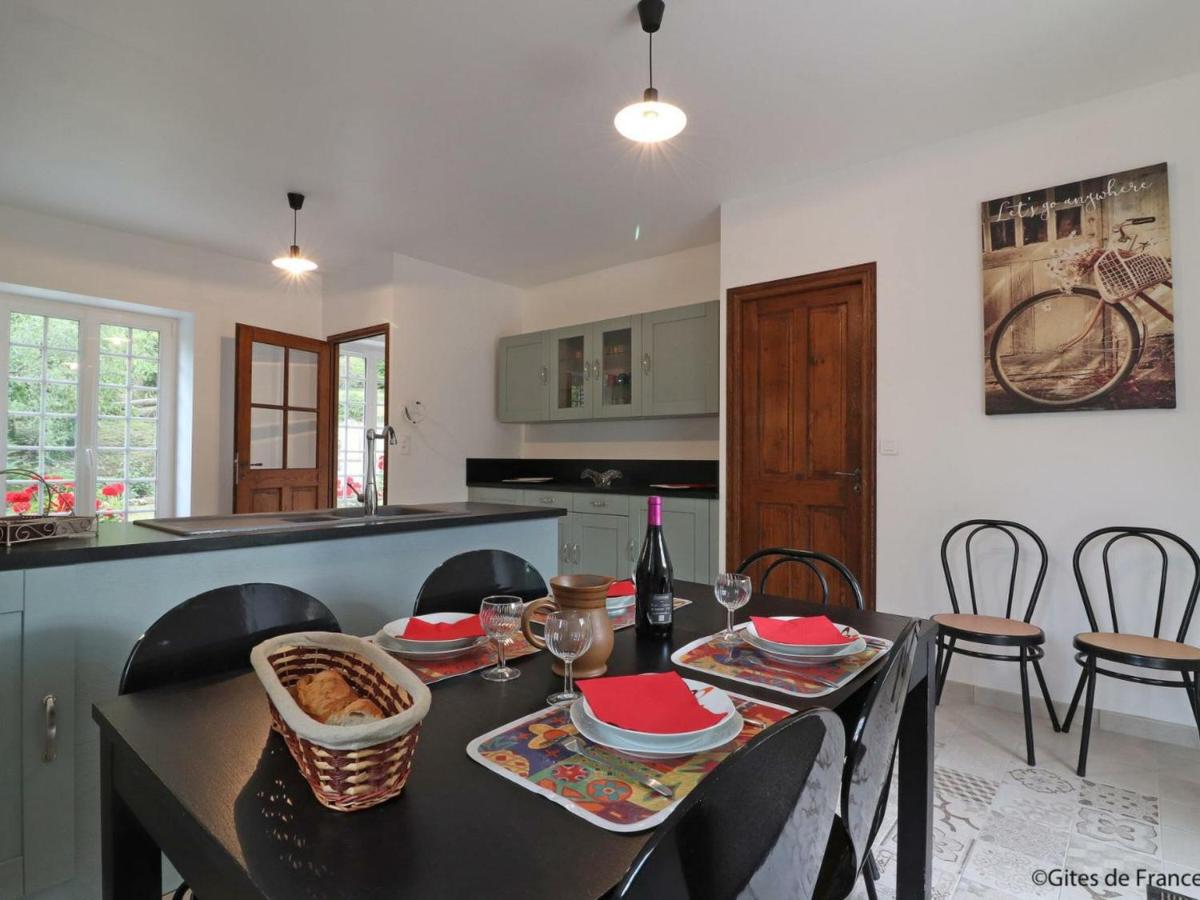 Maison de charme avec tour, jardin arboré et étang à Bizou - 6 pers, tout équipé, WiFi, terrasse - FR-1-497-139 - Housity