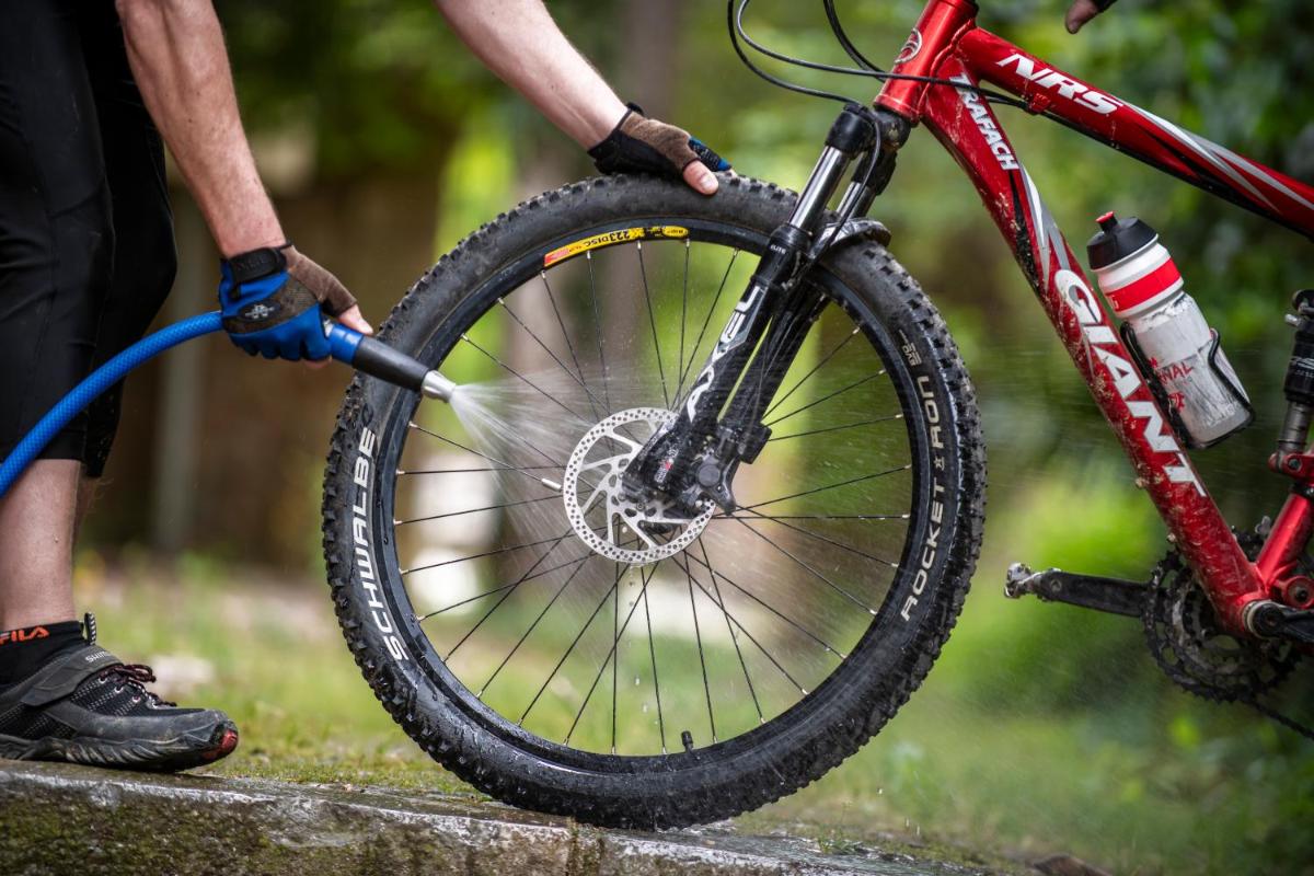 Montar en bicicleta en Hotel GHT Neptuno-Tossa & Venus SPA o alrededores