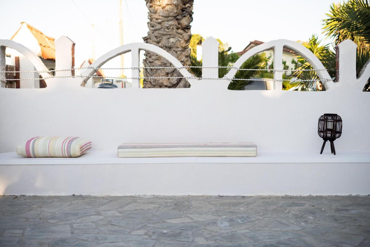 Akoli Blue - an Elegant residence by the sea - Housity