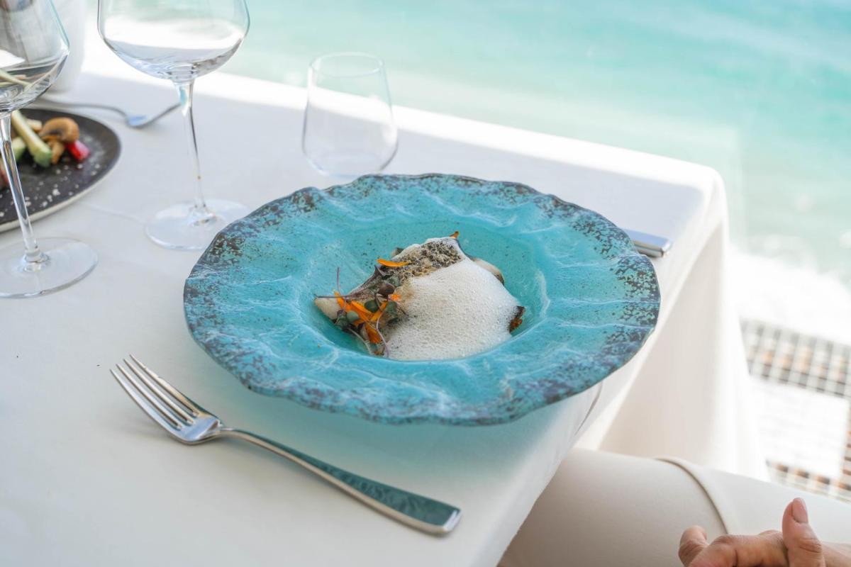 Comida en o cerca de este hotel
