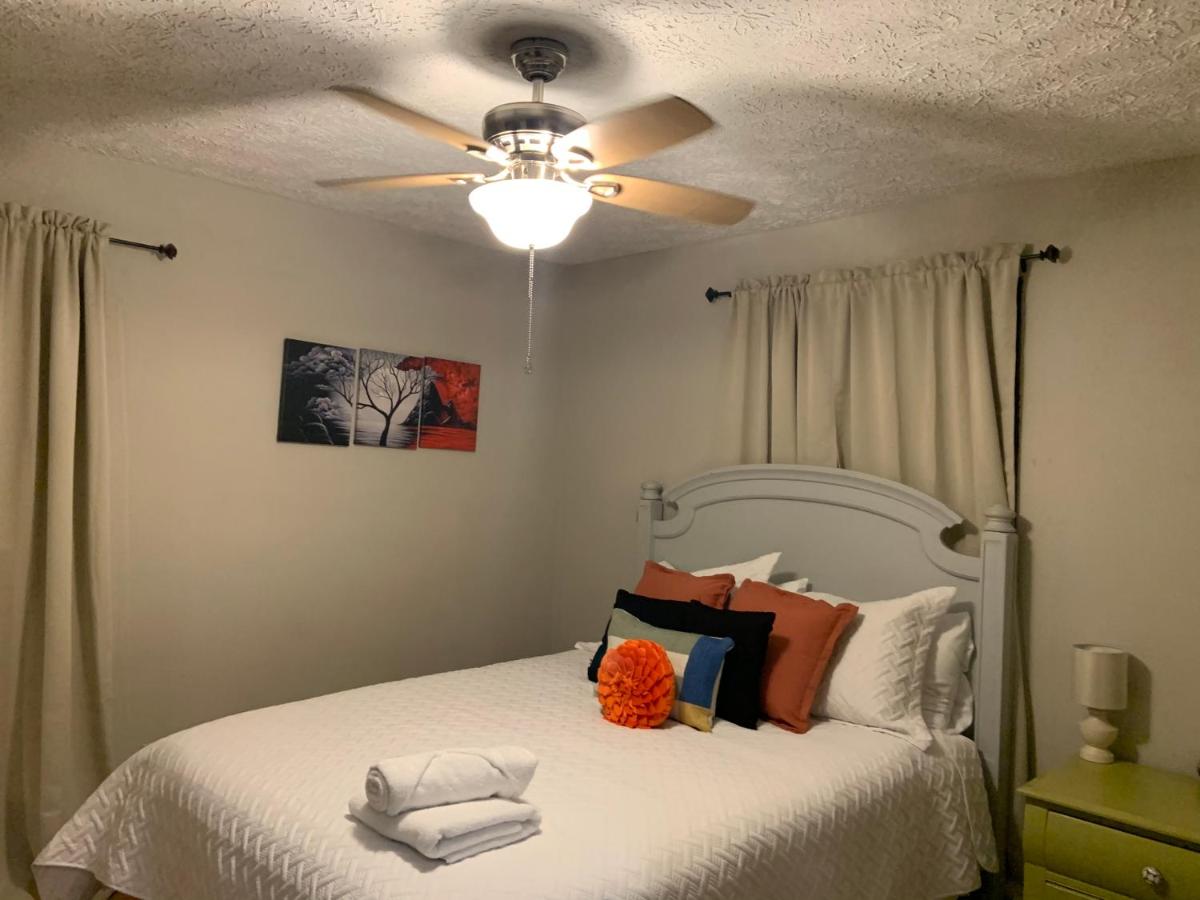 Jackson’s Stone Mountain Hideaway - Housity