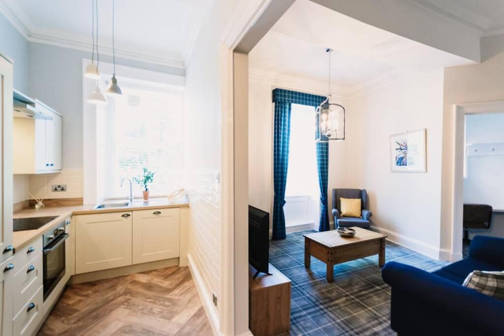 Suitetrails - Stewart Apartment - A unique Apartment in countryside park with WIFI and access to bar and pool