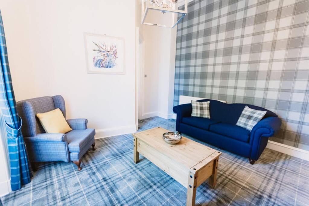 Suitetrails - Stewart Apartment - A unique Apartment in countryside park with WIFI and access to bar and pool