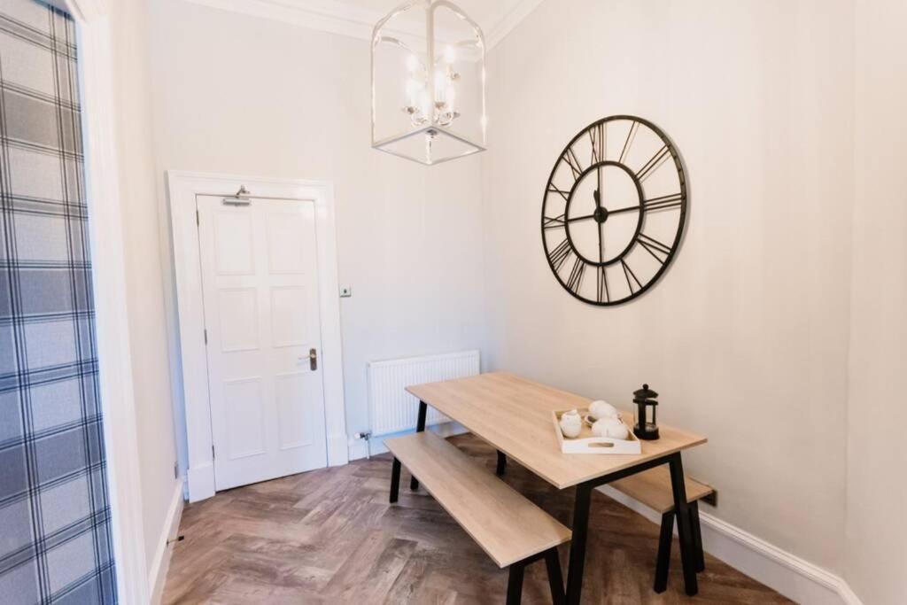 Stewart Apartment - A unique Apartment in countryside park with WIFI and access to bar and pool - Housity