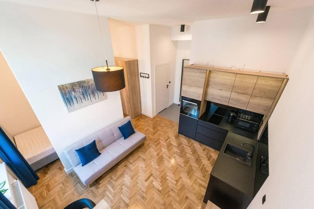 Studio Matejki B - Housity