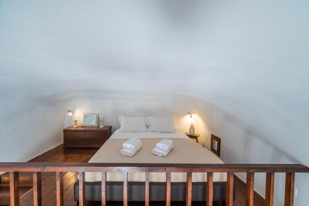 ADAM HOUSE - Housity