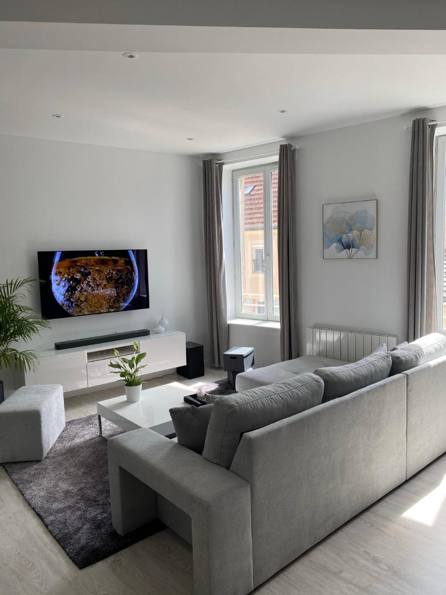 MAGNIFIQUE APPARTEMENT DE STANDING PLEIN CENTRE - Housity