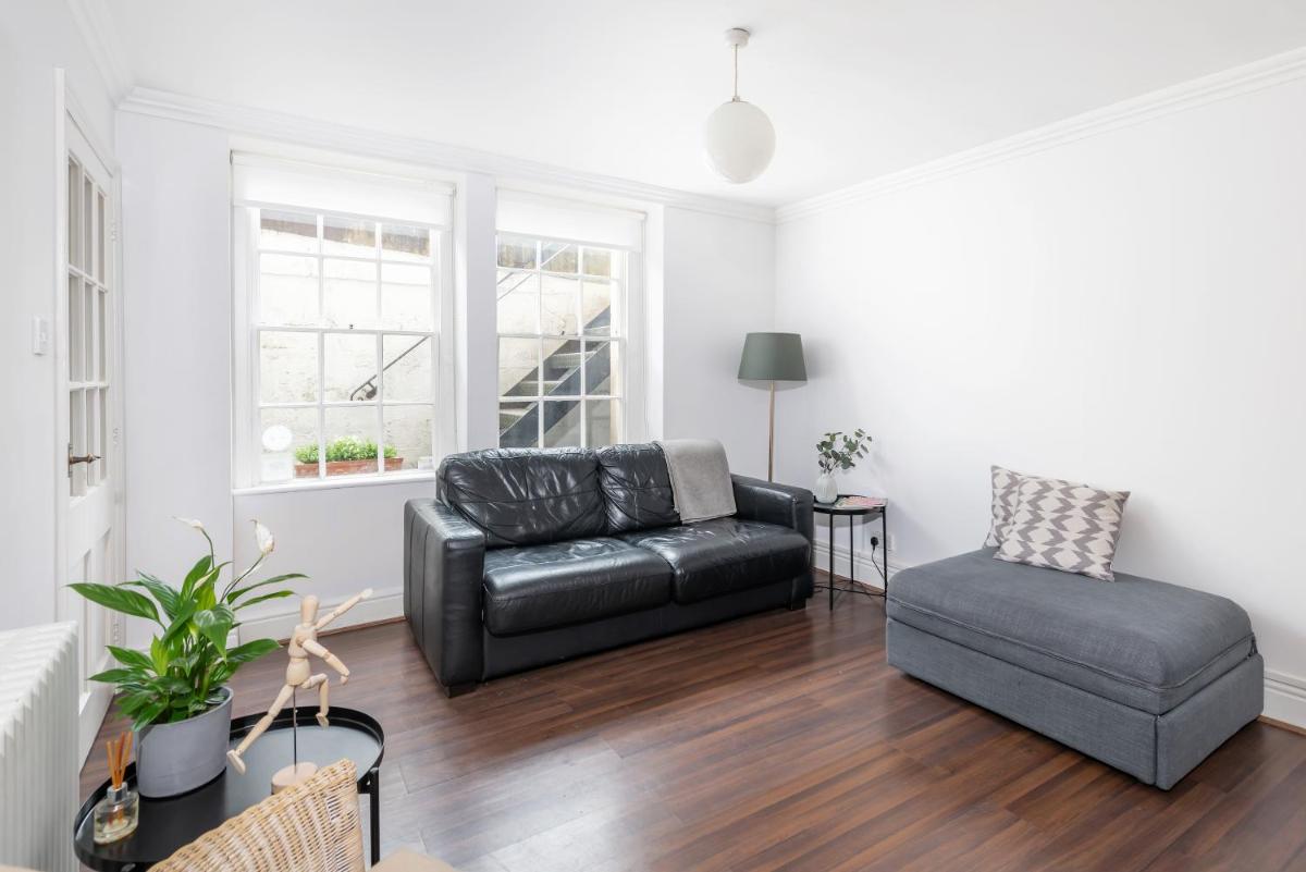 Ainslie's Apartment Belvedere - Housity