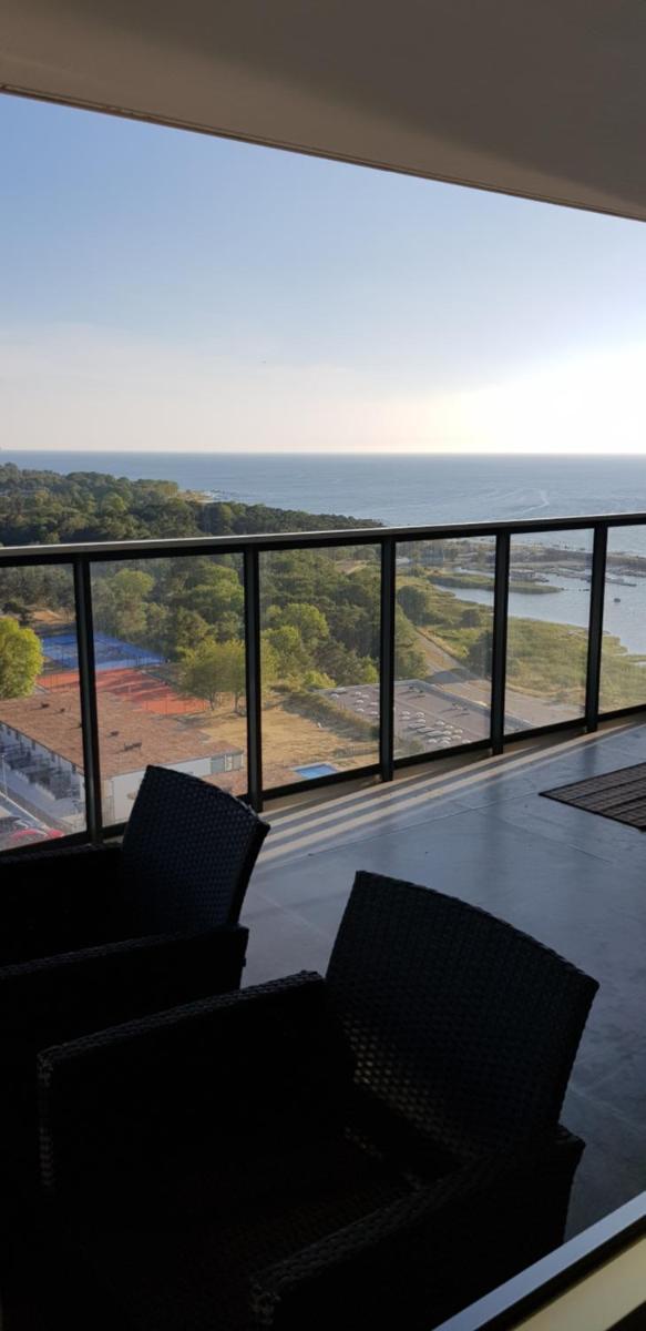 Snäck Apartment floor 11 sea view - Housity