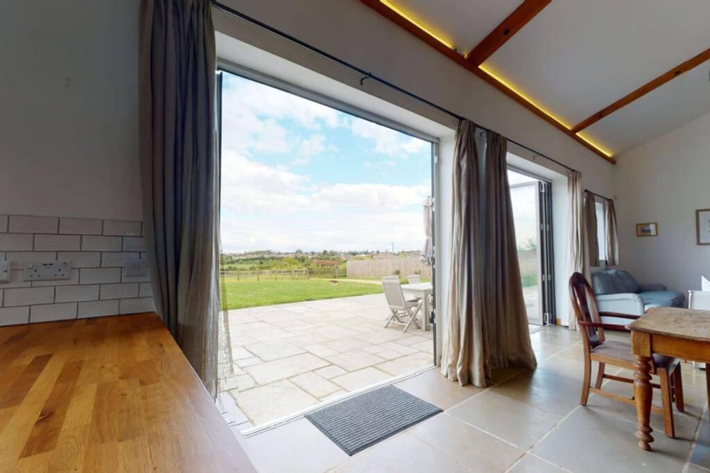 Picturesque holiday home countryside views near Witney - Housity