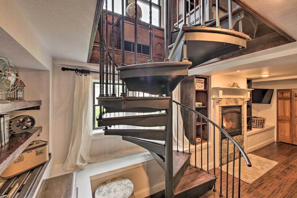 Big Cedar Lake House: Views, 100 Ft to Water! - Housity