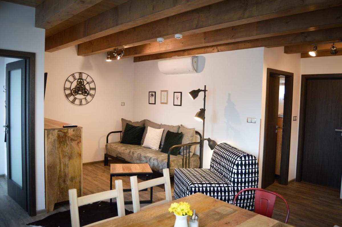 Apartmány Okrouhlá - Housity