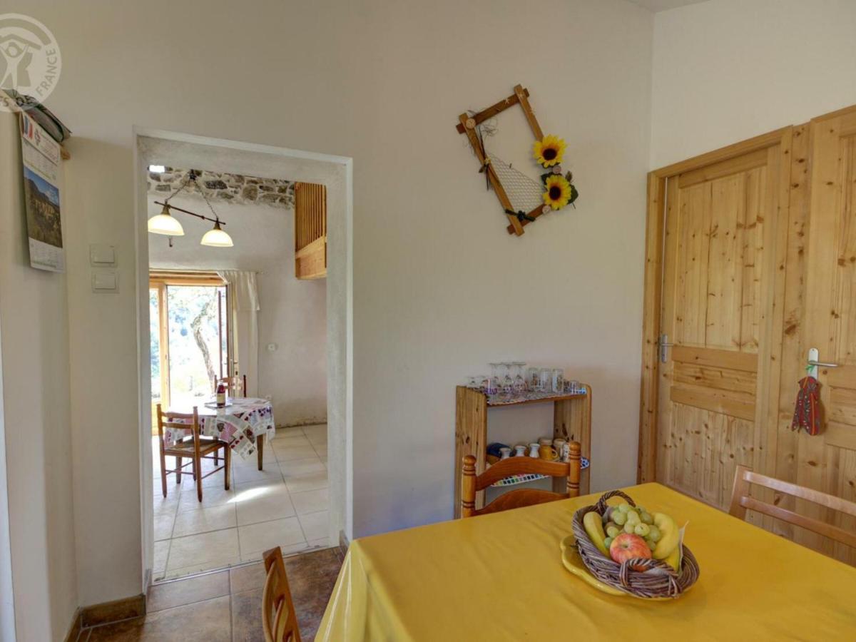 Charmant gîte avec vue sur les monts du Forez, terrain privatif, proche chateau et bourg pittoresque ! - FR-1-496-173 - Housity