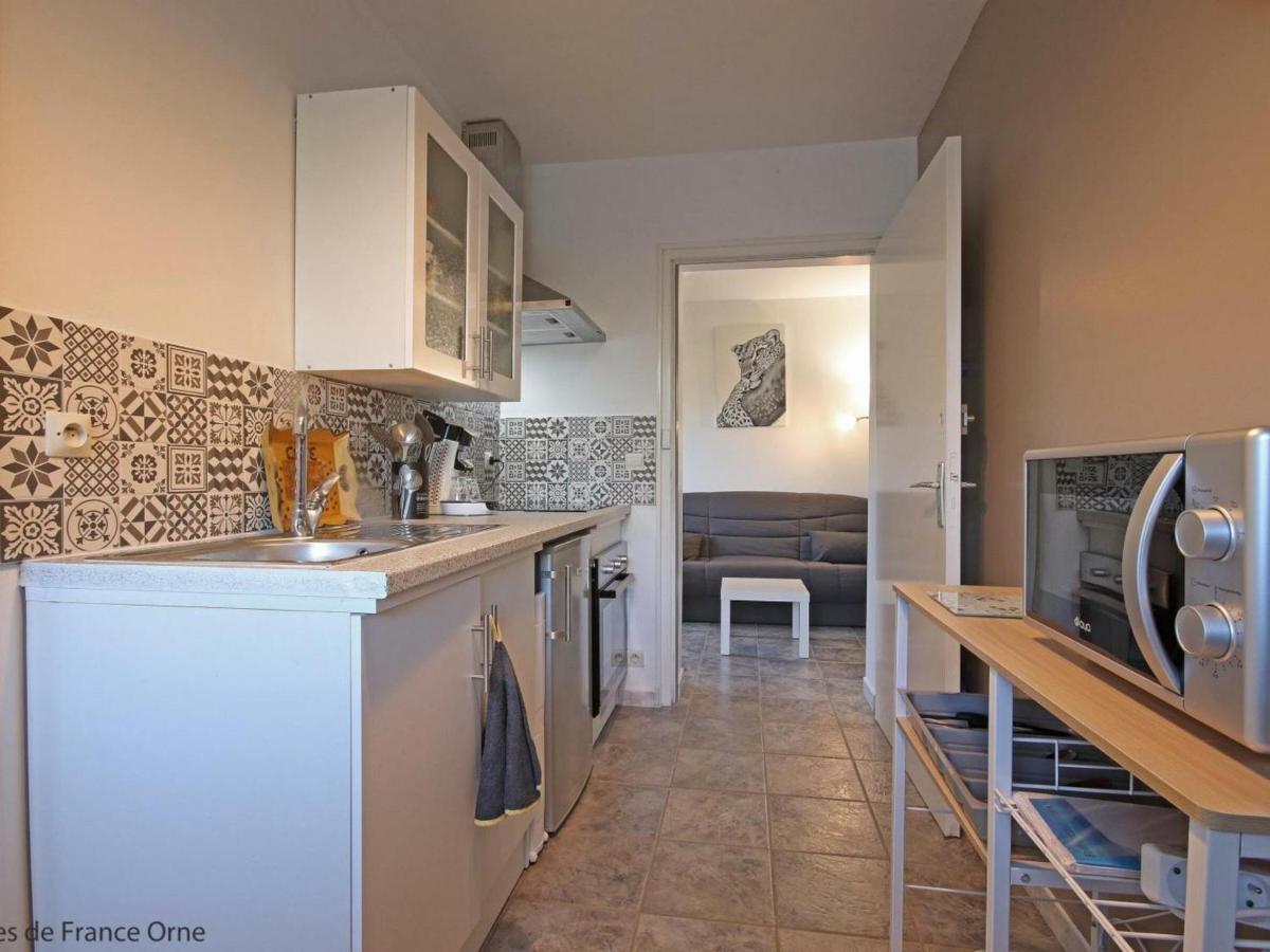 Gîte La Coulonche, 2 pièces, 2 personnes - FR-1-497-125 - Housity