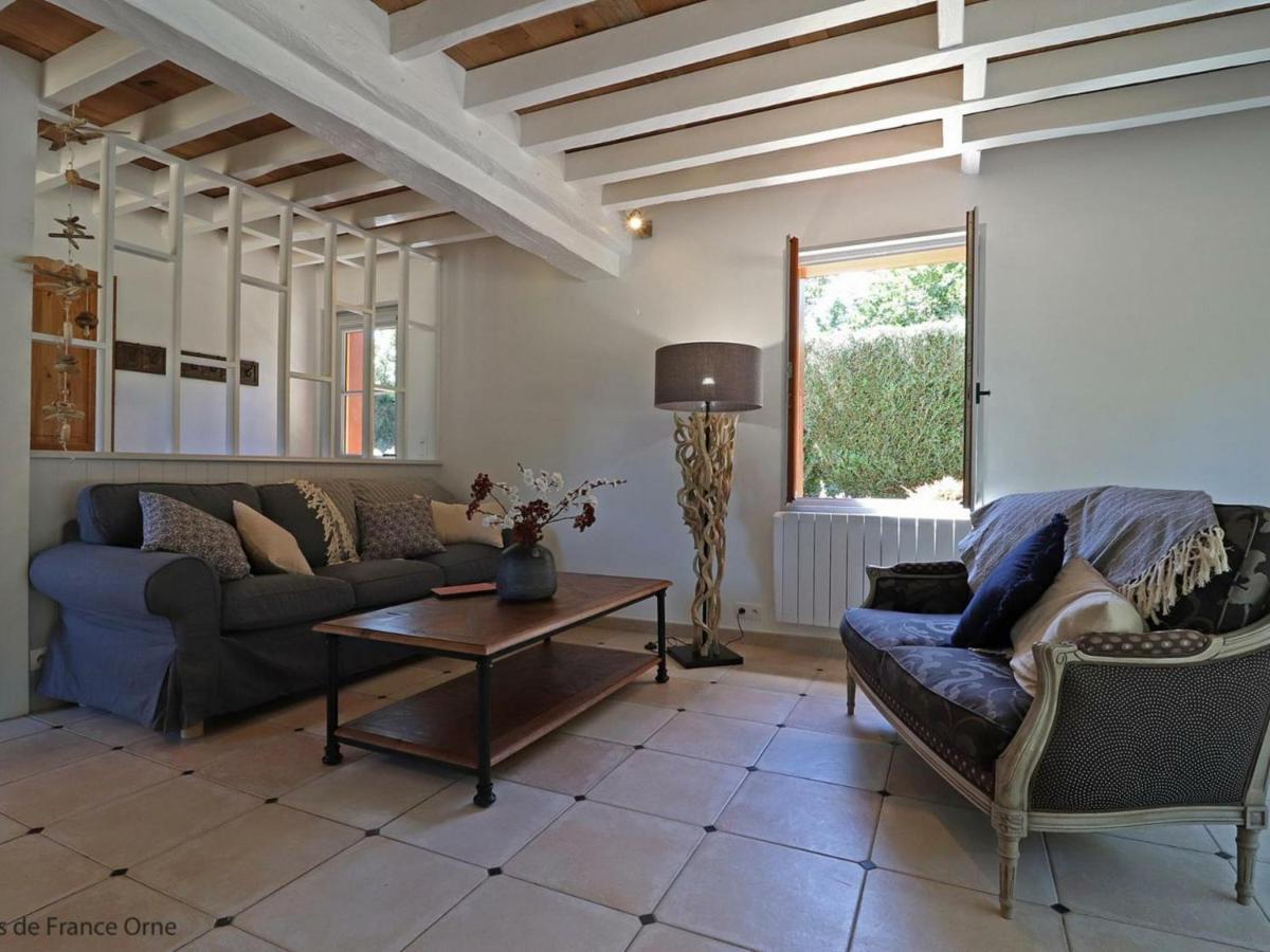 Gîte Saint-Cyr-la-Rosière, 4 pièces, 8 personnes - FR-1-497-134 - Housity