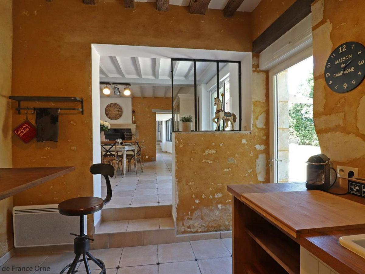 Gîte Saint-Cyr-la-Rosière, 4 pièces, 8 personnes - FR-1-497-134 - Housity