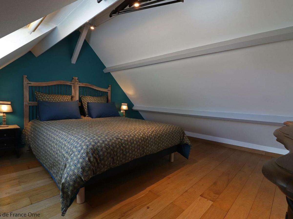 Gîte Saint-Cyr-la-Rosière, 4 pièces, 8 personnes - FR-1-497-134 - Housity