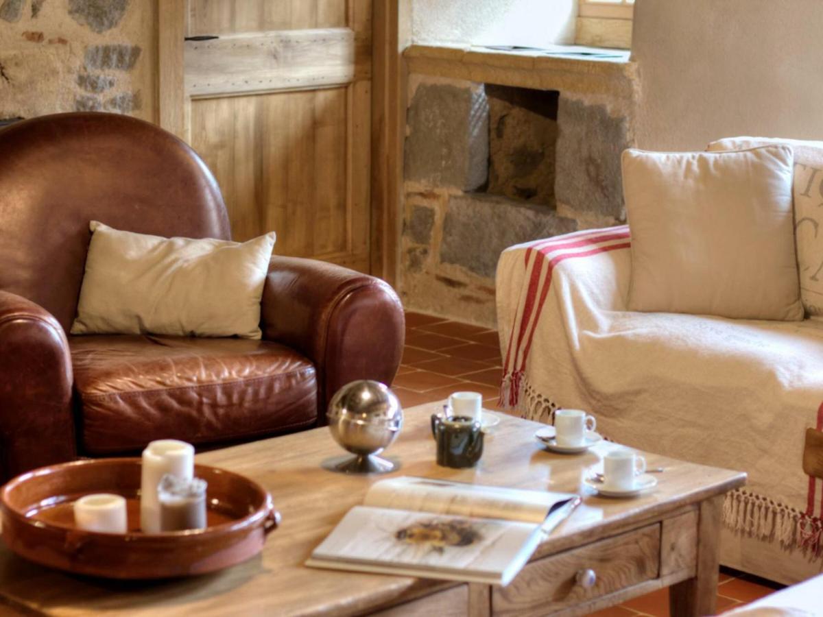 Suitetrails - Gîte Saint-Just-la-Pendue, 5 pièces, 8 personnes - FR-1-496-50