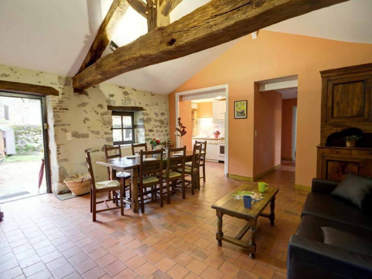 Gîte Le Crozet, 3 pièces, 4 personnes - FR-1-496-169 - Housity
