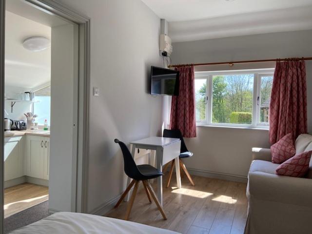 Far Hill Studio - Housity
