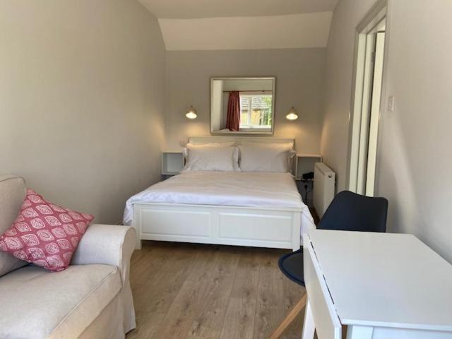 Far Hill Studio - Housity