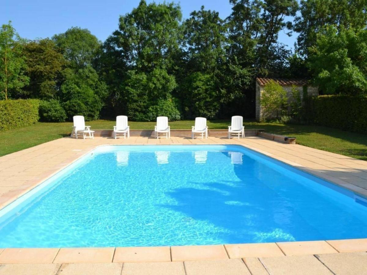 Gîte Saint-Aubin-la-Plaine, 3 pièces, 4 personnes - FR-1-426-225 - Housity