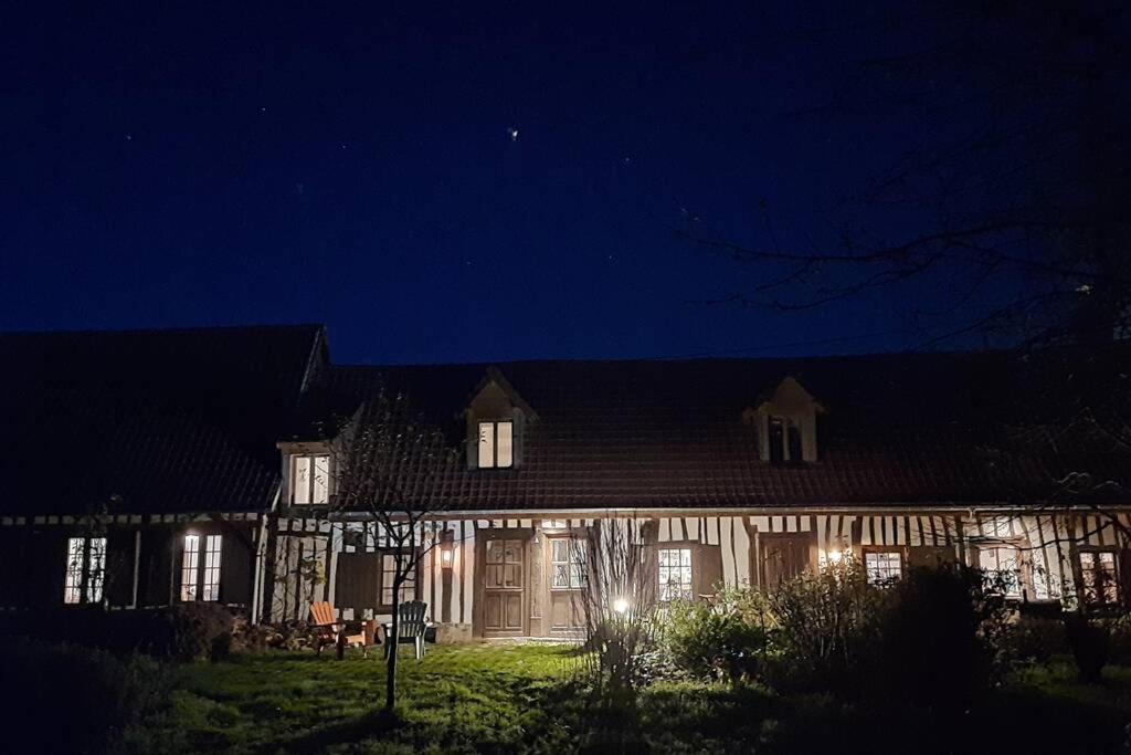 La Lanterne: Grande maison à deux pas de la mer - Housity