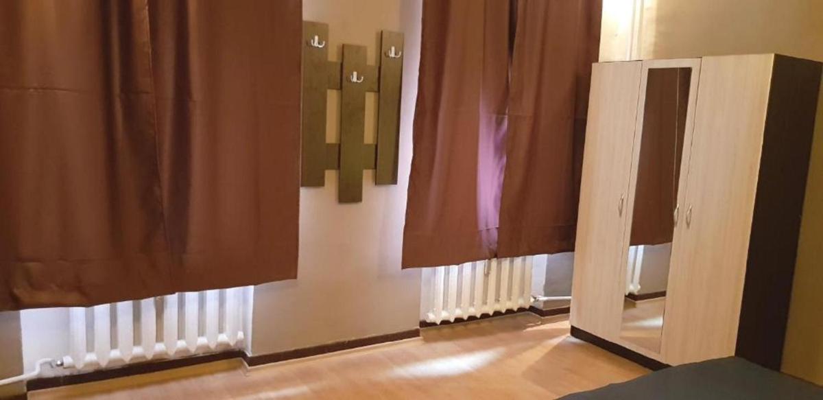 Suitetrails - Vintage private rooms in the heart of the downtown