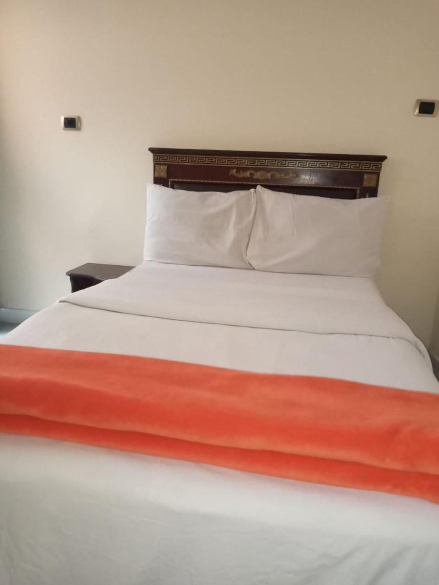 Lucy Guest House - Housity