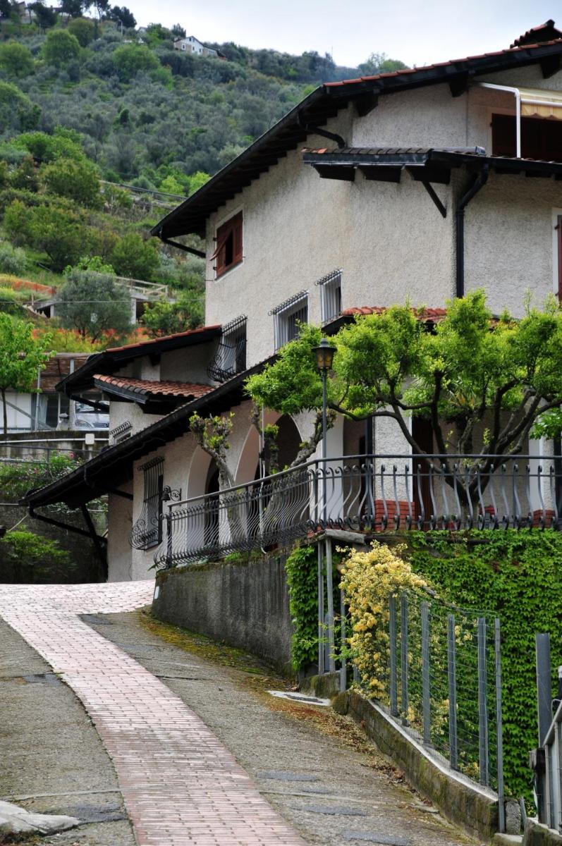 Le Rose - Housity