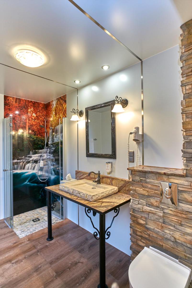 Hotel Naheschlößchen - Housity