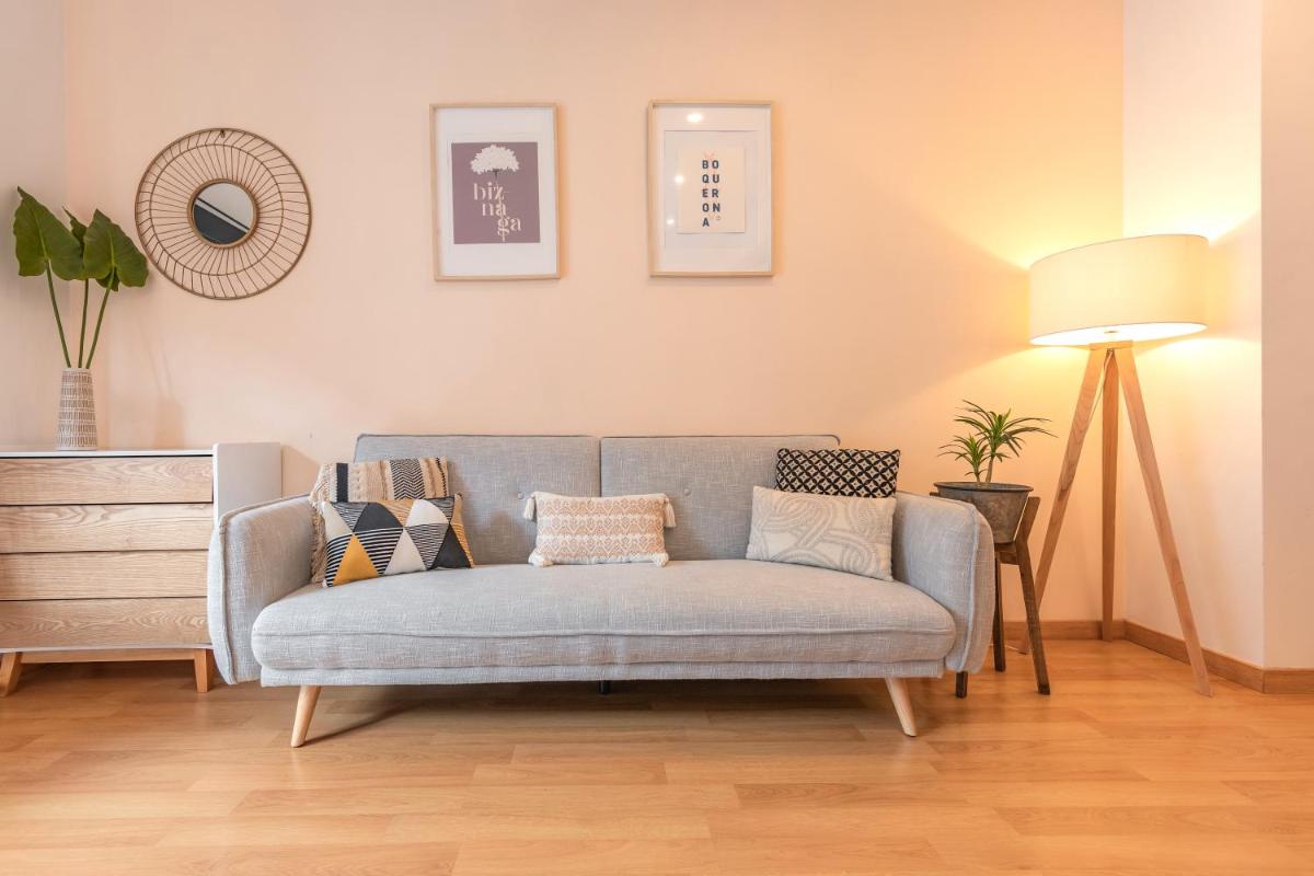 Romantic studio in the center by REMS - Housity