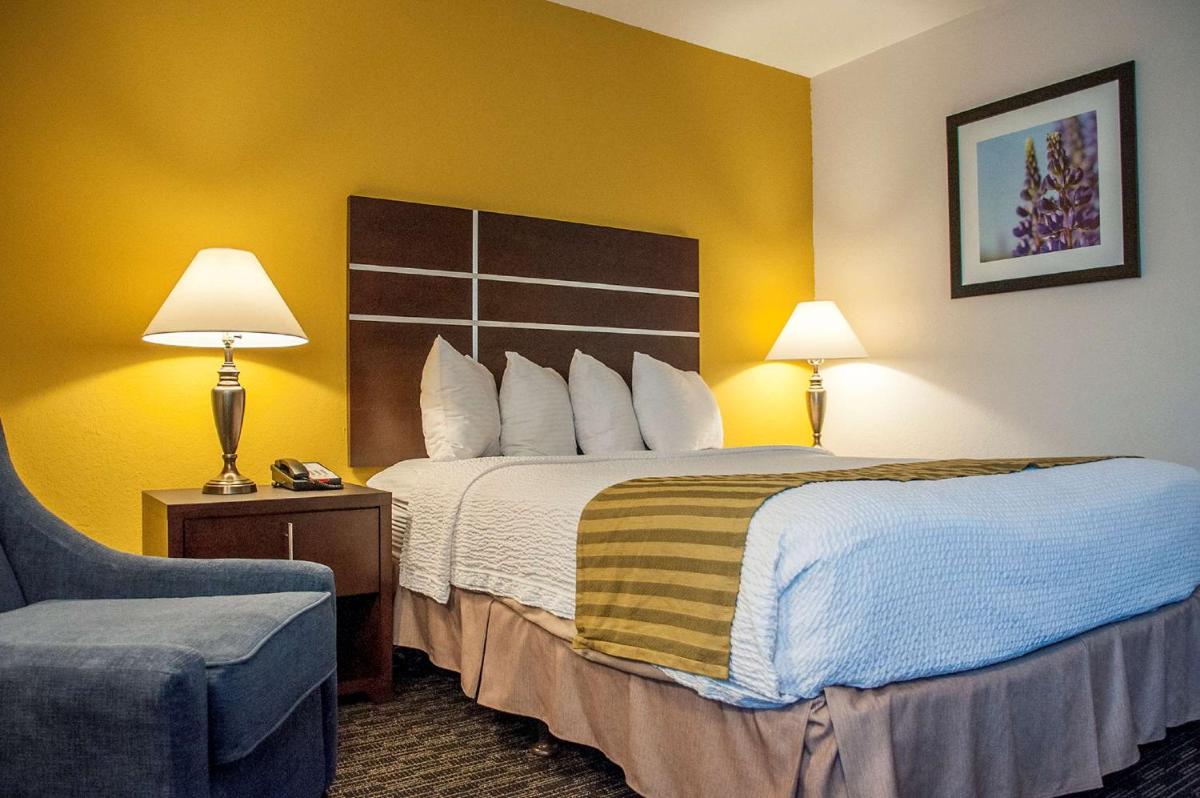 Best Western Village Inn - Housity