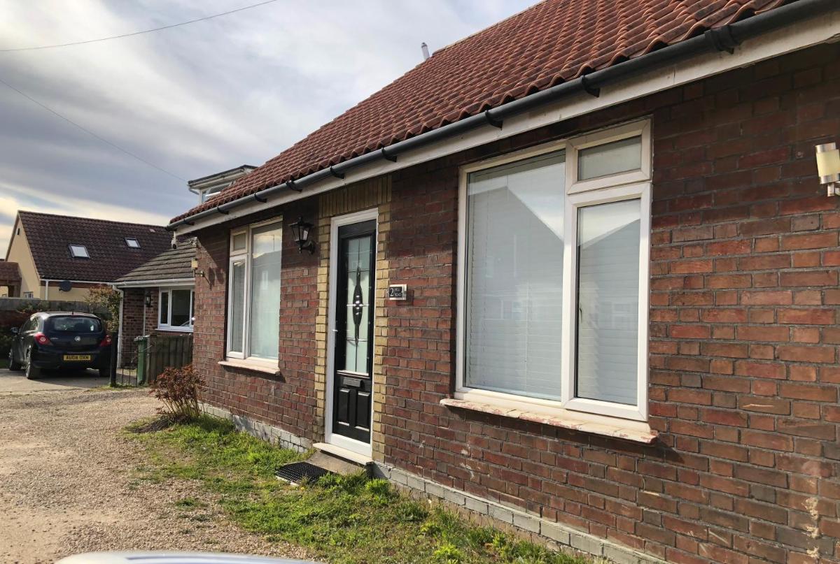 Spacious double bedrooms sharing new bathroom, en-suite option available, Kings Lynn - Housity