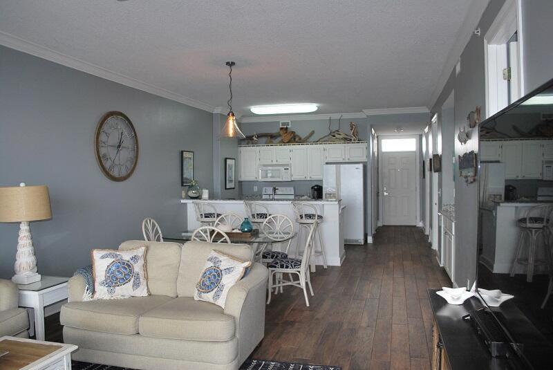 Grand Pointe 607 - Housity