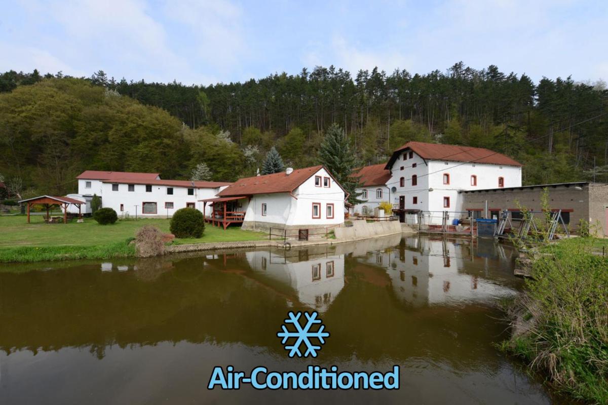 Čechův Mlýn - Housity