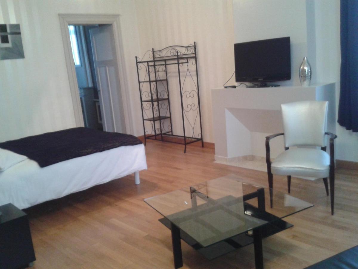 Le Chateau de Buchy - Housity