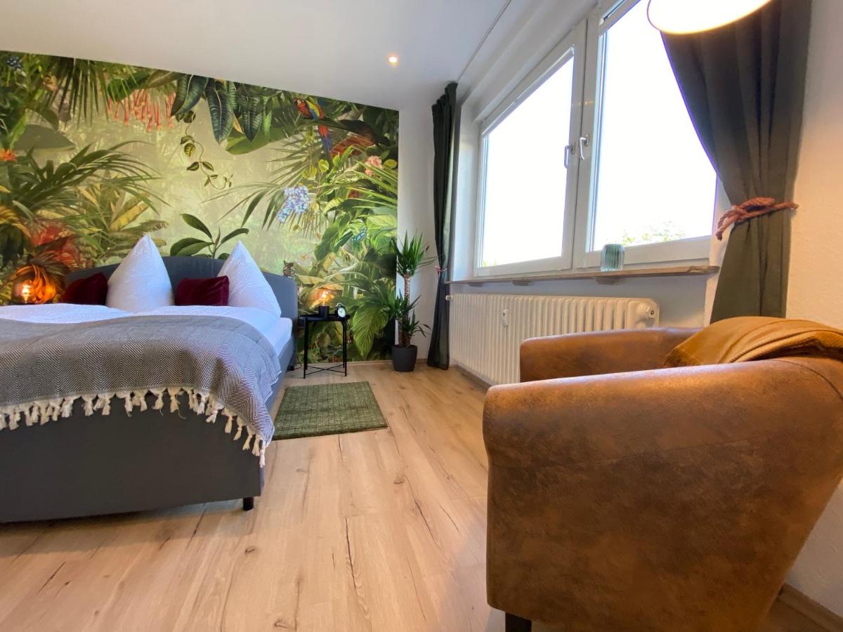 Urban Jungle Apartment in Kassel + Netflix - Housity