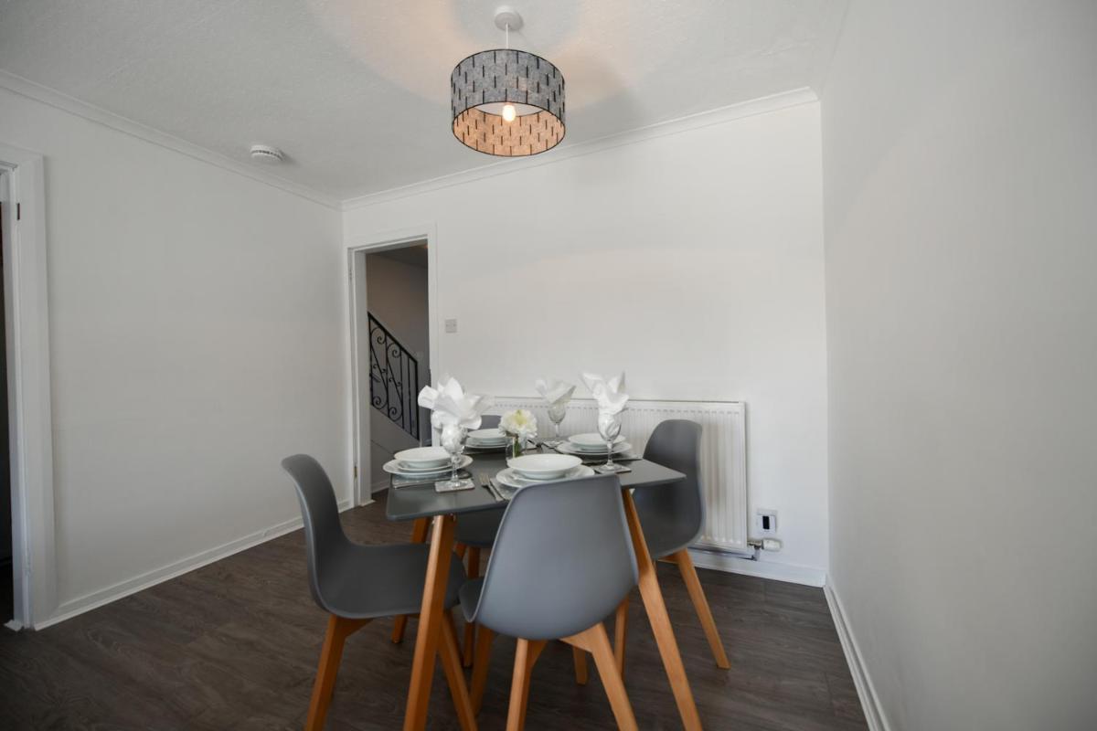 Mews House - Housity