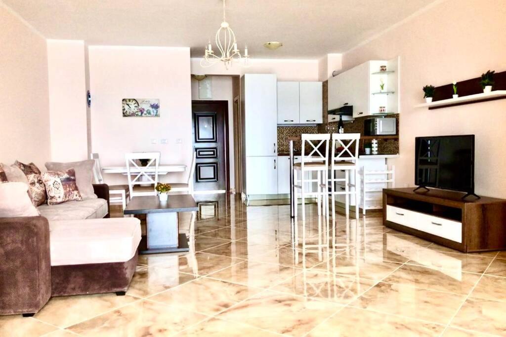 Suitetrails - SVETI LUKA - апартаменты на берегу моря в Черногории 85 кв. м.