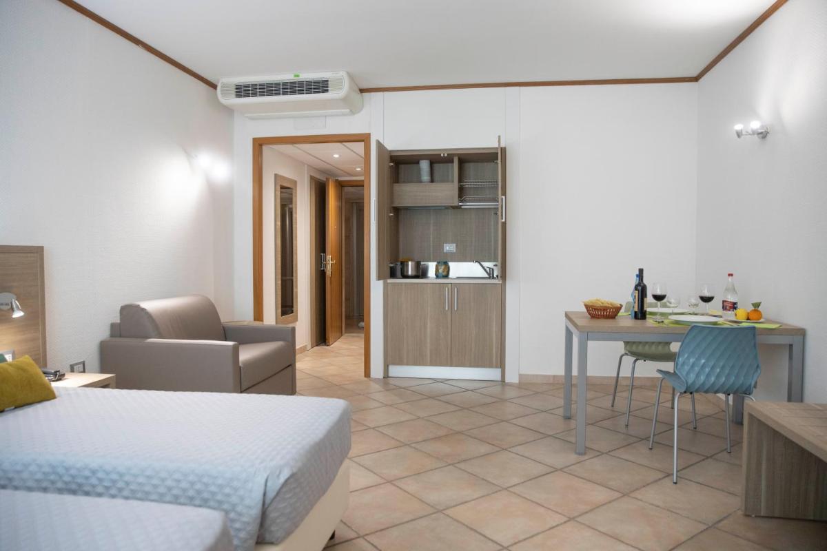 Pegasus Hotel - Housity