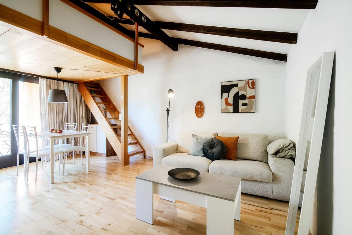 SUREGGIO VILLAGE - Housity
