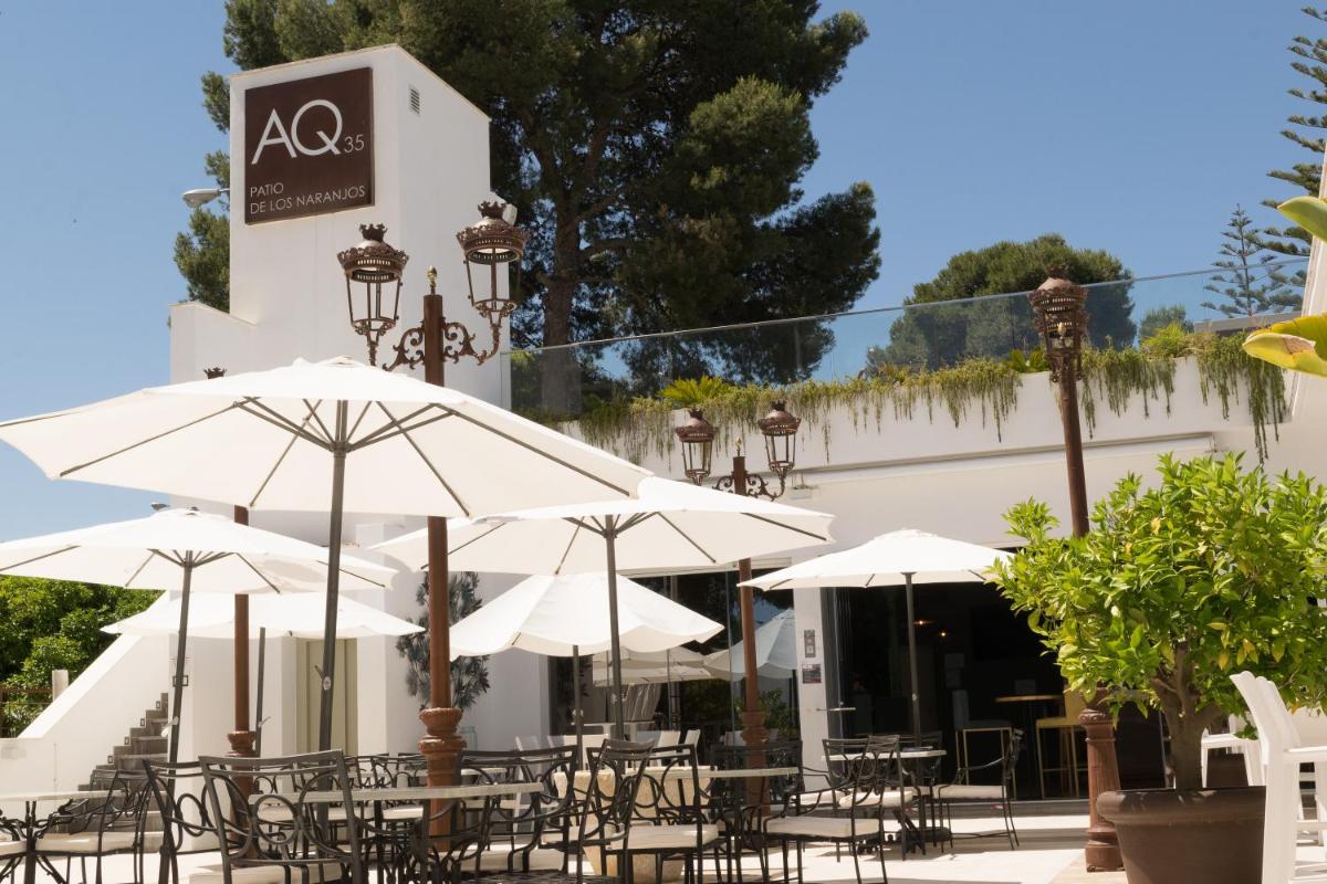 Un restaurante o sitio para comer en Hotel Jerez & Spa