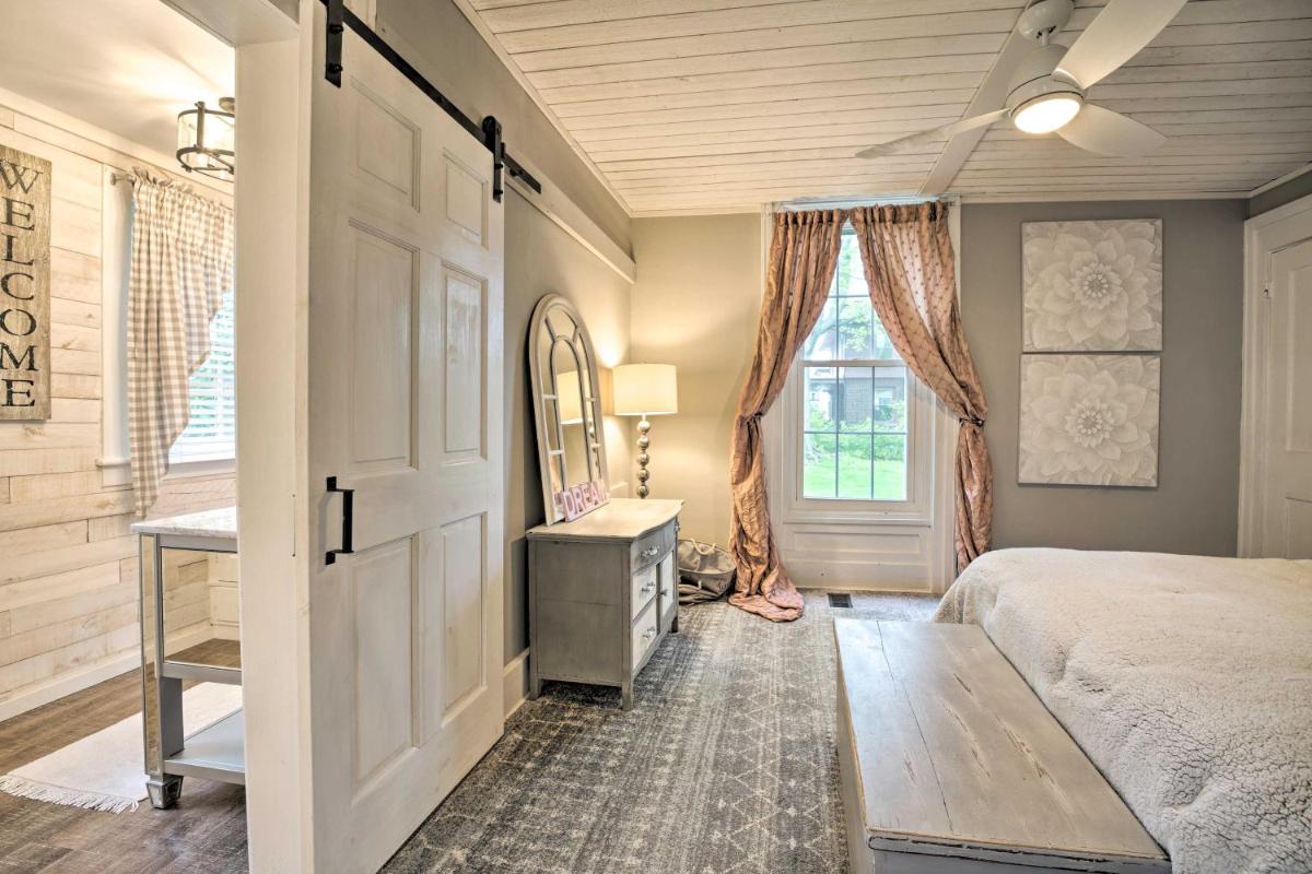 Romantic Apt Near Wineries, Golf and Lake Erie! - Housity